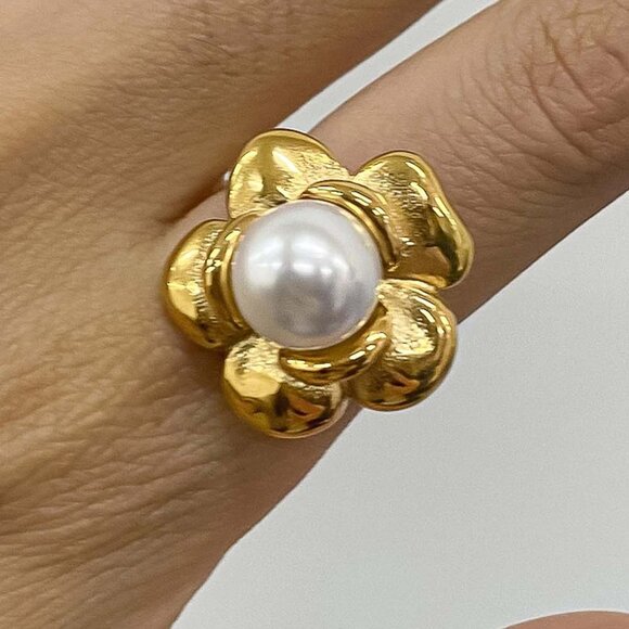 Nova 18K Gold Flower Peal Ring - Size 7 - Picture 4 of 5